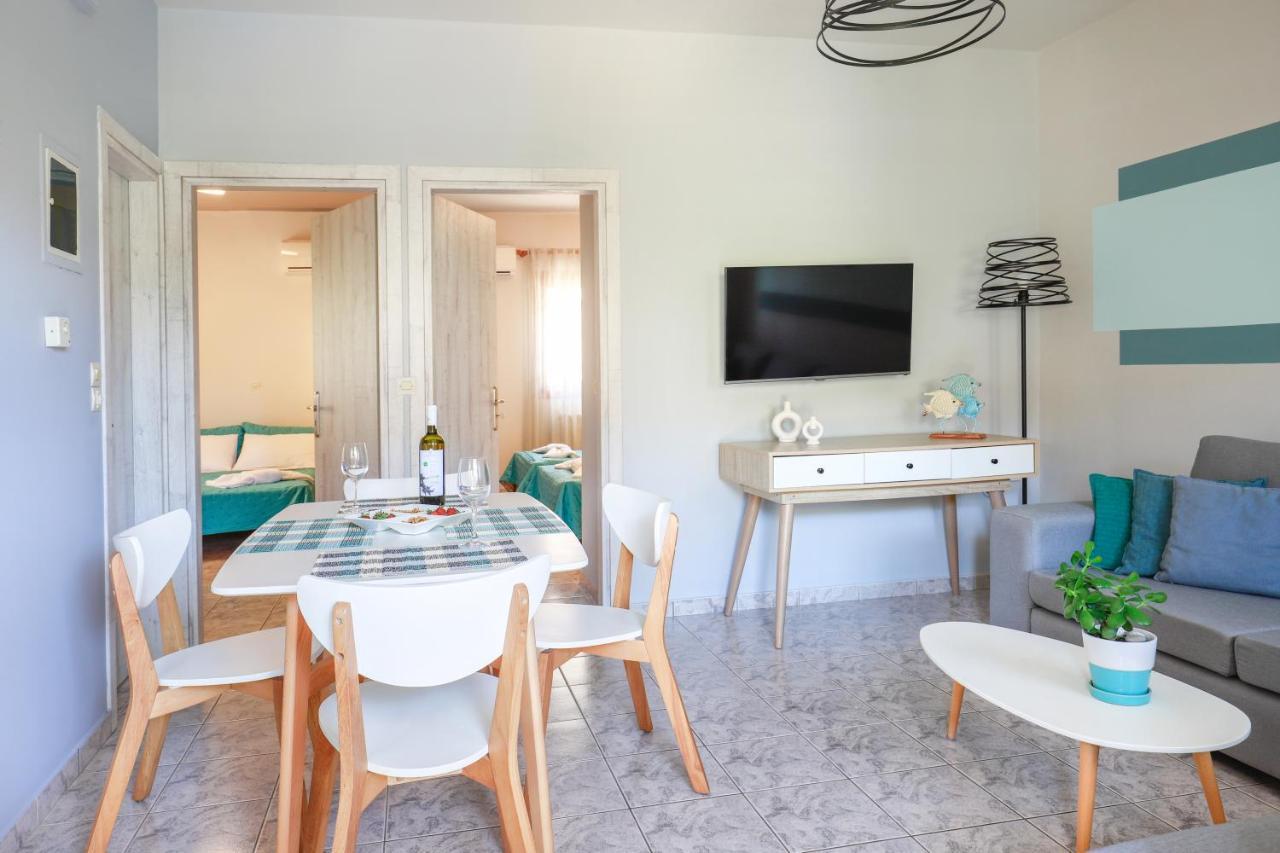 Catherine Blue Suites - 4 Minutes Off The Beach Poros  Exterior foto
