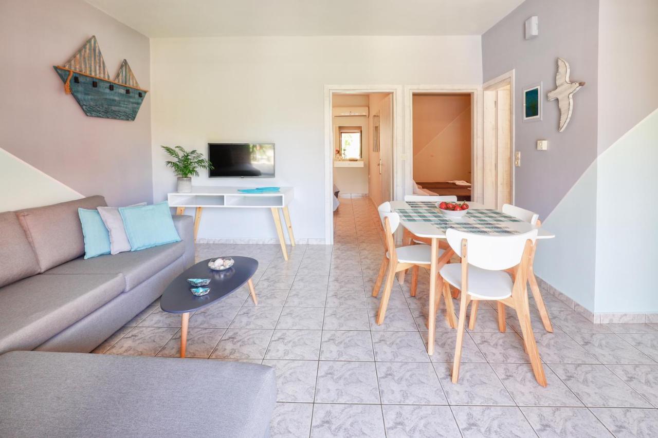 Catherine Blue Suites - 4 Minutes Off The Beach Poros  Exterior foto