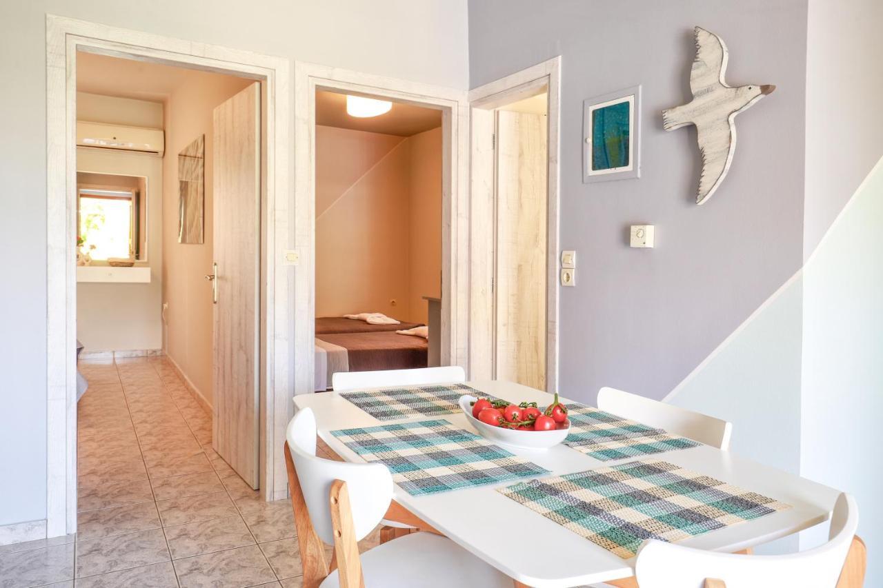 Catherine Blue Suites - 4 Minutes Off The Beach Poros  Exterior foto