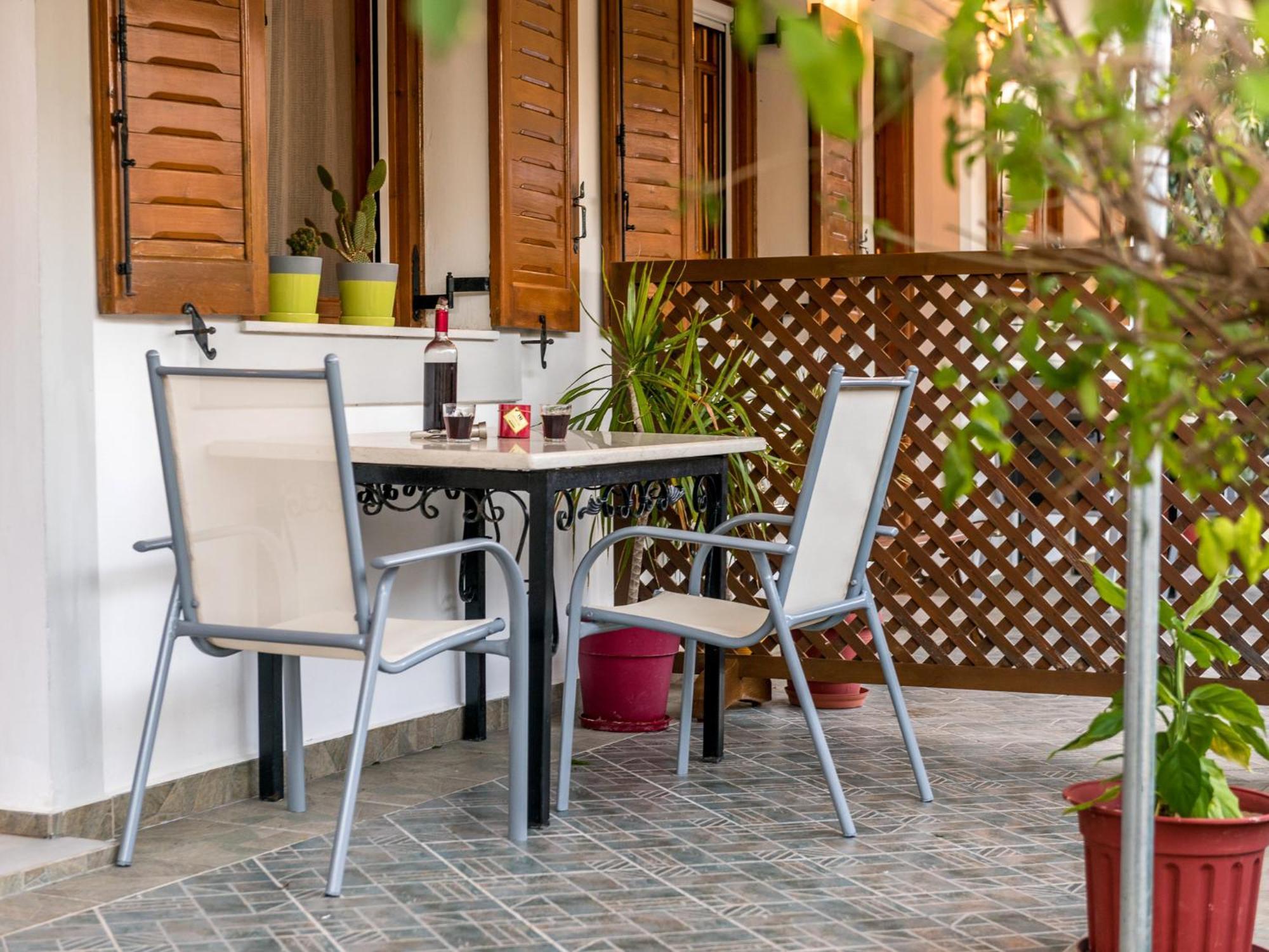 Catherine Blue Suites - 4 Minutes Off The Beach Poros  Exterior foto