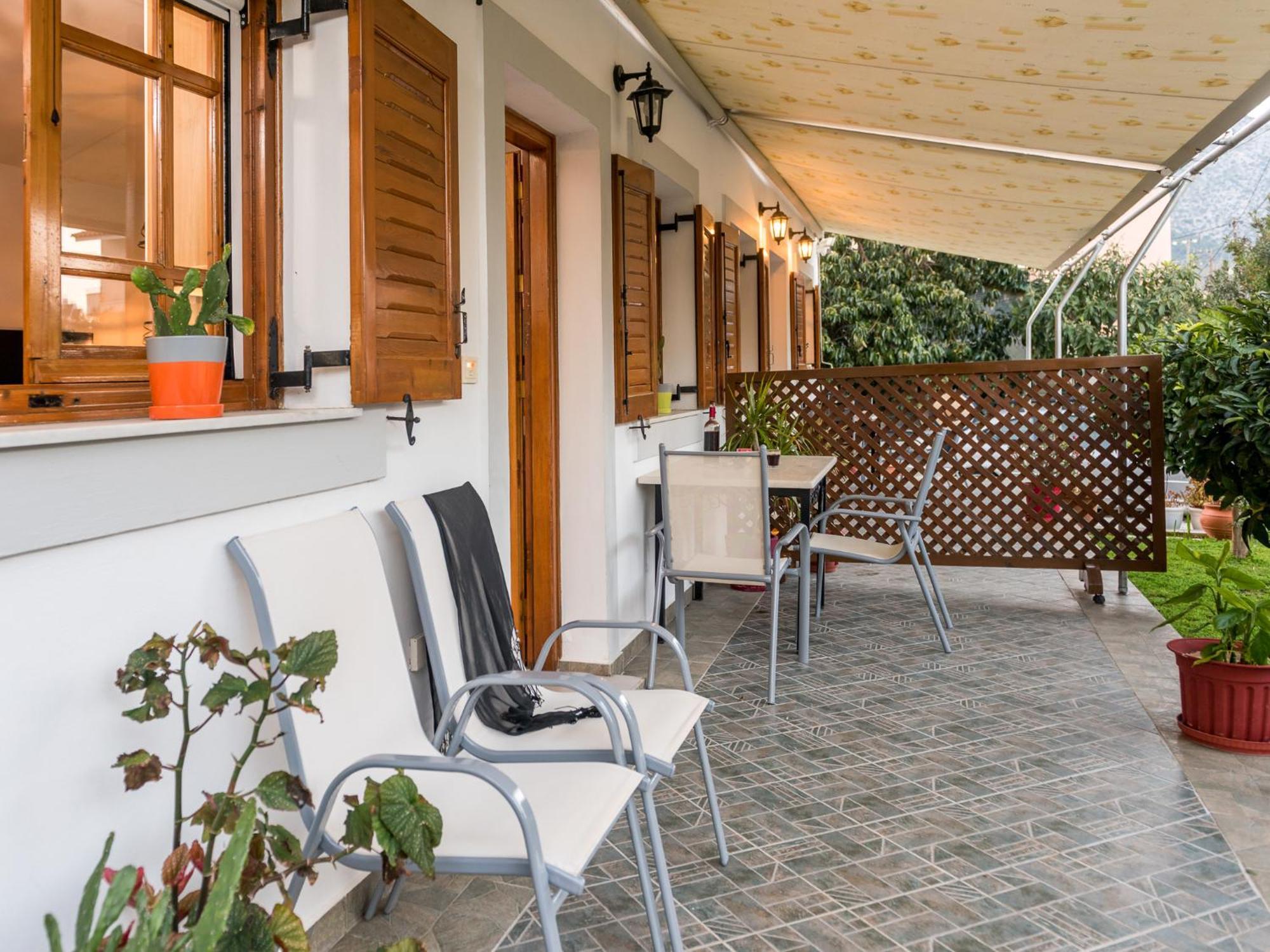 Catherine Blue Suites - 4 Minutes Off The Beach Poros  Exterior foto
